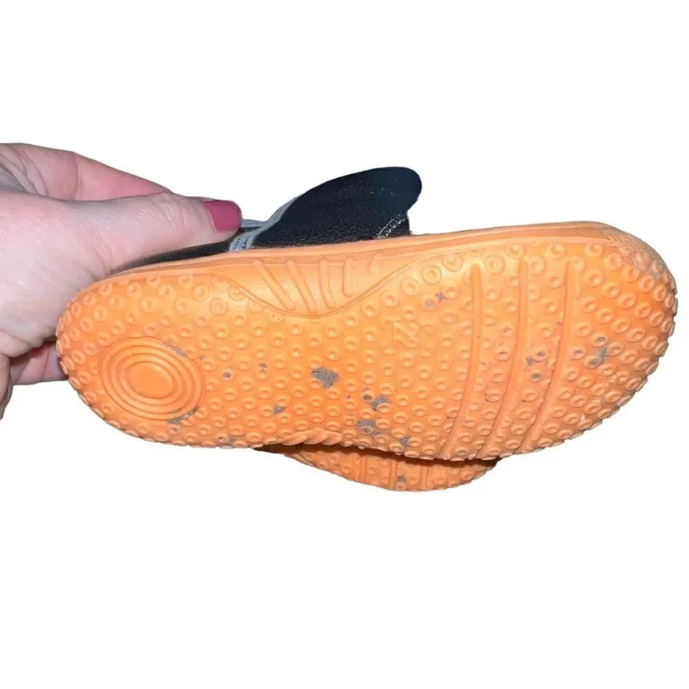 Pewter‎ and orange infant boots with faux shearling lining unisex size 6.5